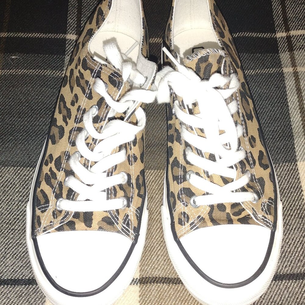 Leopard canvas sneakers